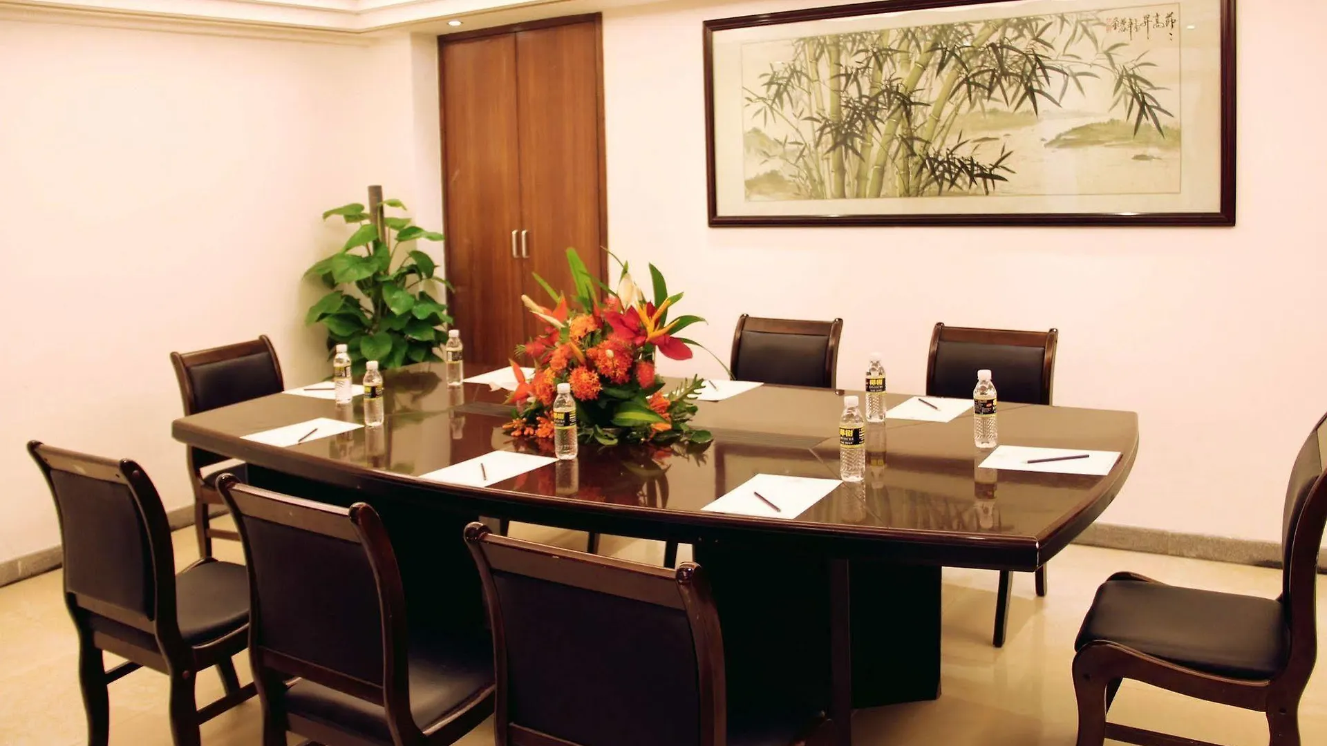 Guesthouse International Hotel Sanya 5*,